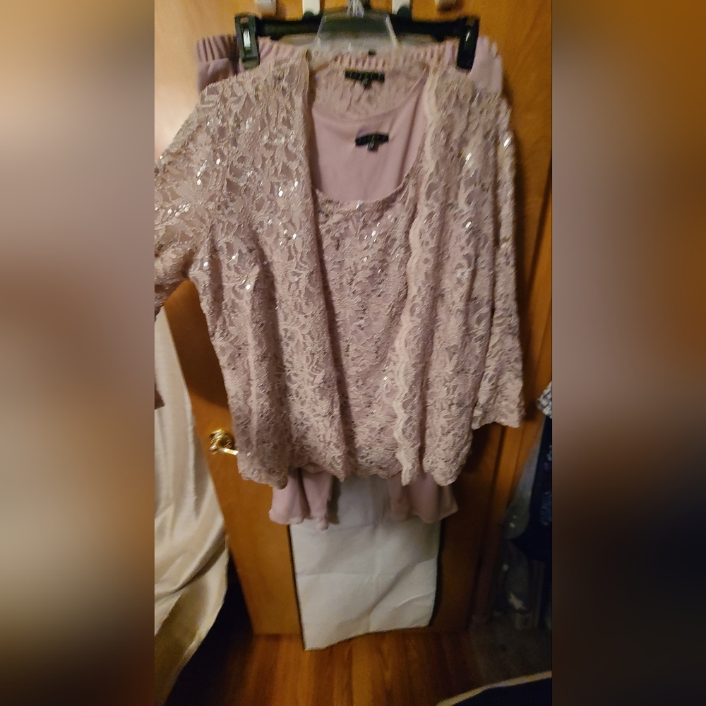 Tiana B. 3 PC Lace Pant suit - Size 22